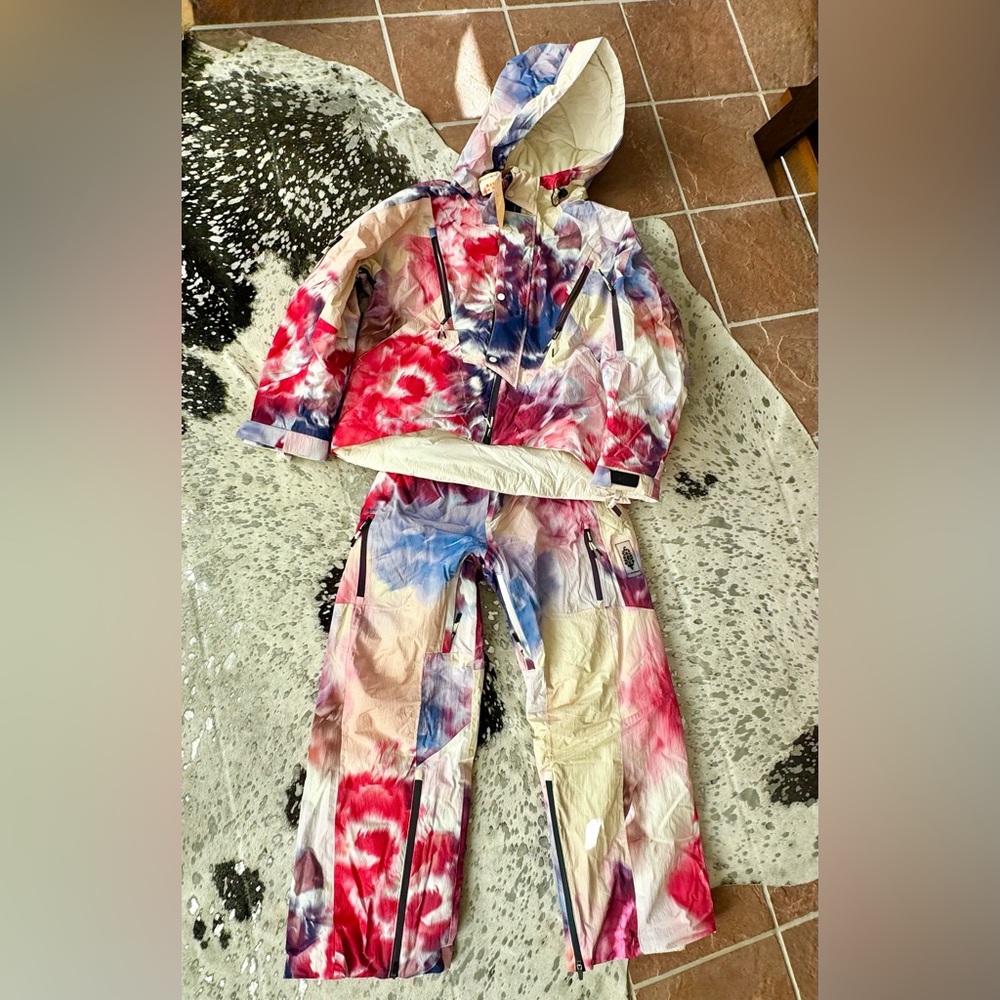 FP Movement by Free People NWT Multicolor Ski jacket and ski pants - Picture 10 of 14